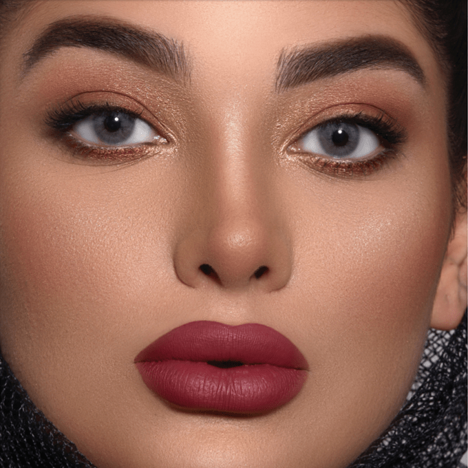 عدسات زينة ملونة طبيعية من بيوتيس -اكزوتيك سموكي قراي